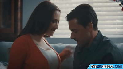 Gnéas rómánsúil le mamaí busty maith